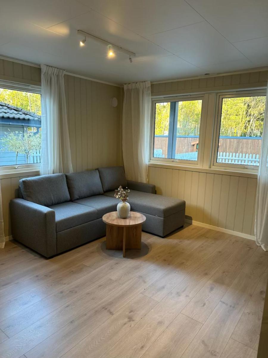 Lys Rent Og Trivelig Hybelleilighet Кристиансанд Экстерьер фото